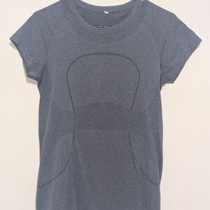 Lululemon Women's Gray Short Sleeve Top